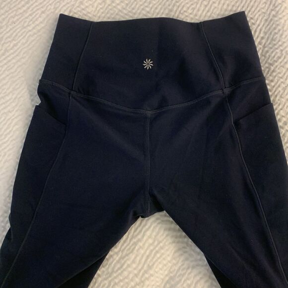 ATHLETA, capris, salutation stash pockets , good condition, size SP - Picture 6 of 7